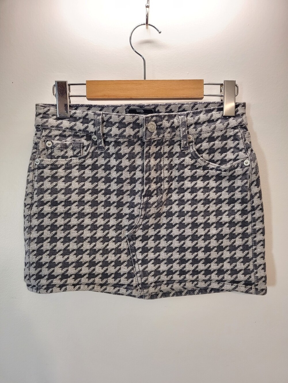 7 For All Mankind Y2k Gray Houndstooth Jeans Mini Skirt - Size 25